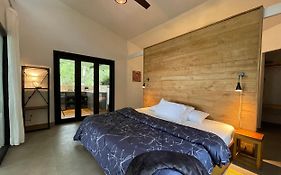Tree Of Life Cabinas